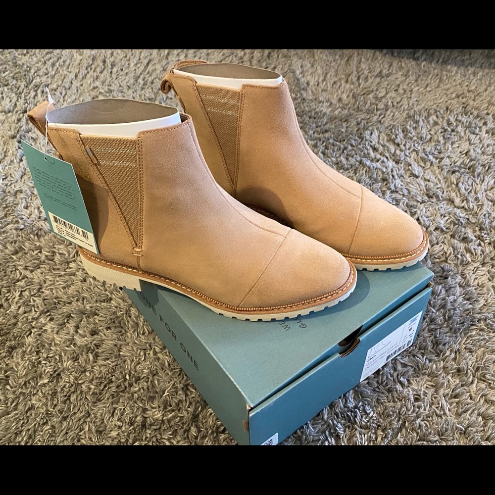 Toms Cleo NWT size 8